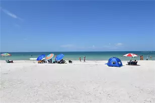 800 Benjamin Franklin Dr, Sarasota, FL 34236 - Photo 32