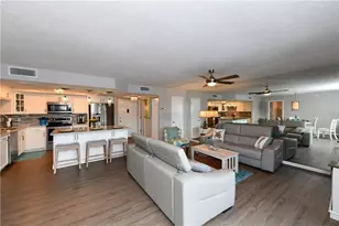 800 Benjamin Franklin Dr, Sarasota, FL 34236 - Photo 10