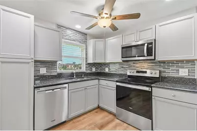4040 NE 95th Road, Wildwood, FL 34785 - Photo 8