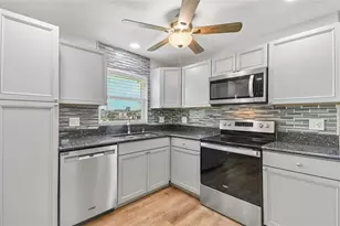 4040 NE 95th Rd, Wildwood, FL 34785 - Photo 8