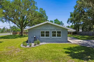 4040 NE 95th Rd, Wildwood, FL 34785 - Photo 4