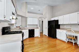 11933 Derbyshire Dr, Tampa, FL 33626 - Photo 8