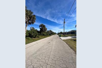 18482 Goodman Circle, Port Charlotte, FL 33948 - Photo 8