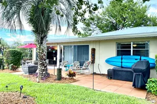 11205 W Bayshore Dr, Crystal River, FL 34429 - Photo 8