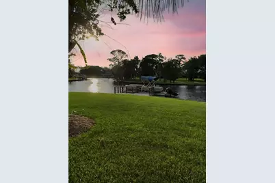 11205 W Bayshore Drive, Crystal River, FL 34429 - Photo 2