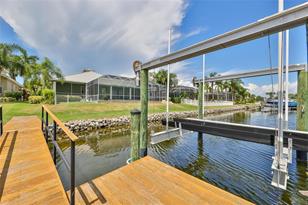 5423 Merritt Island Dr - Photo 6