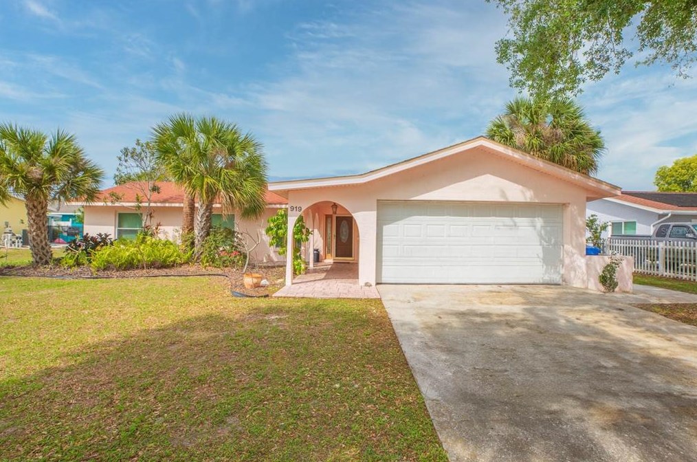 919 Sago Palm Way, Ruskin, FL 33572