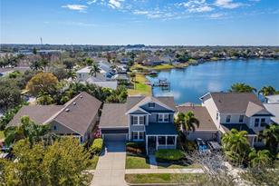 5204 Point Harbor Ln, Ruskin, FL 33572