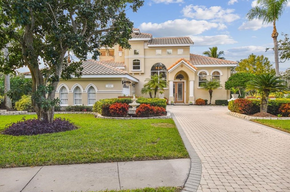 1721 Amberwynd Cir W, Palmetto, FL 34221