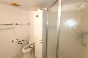 4851 W Gandy Blvd, Tampa, FL 33611 - Photo 20