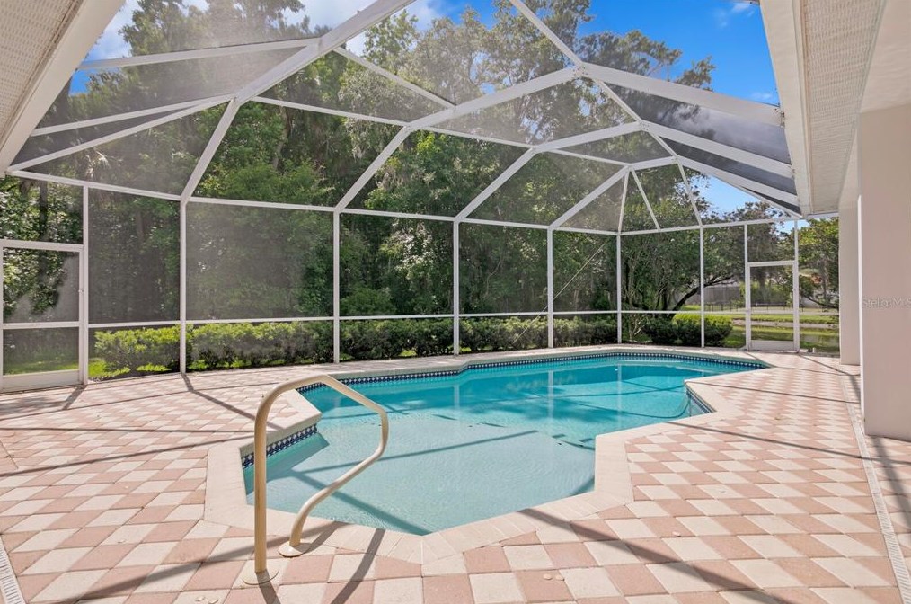 16347 Heathrow Dr, Tampa FL 33647-2641 exterior