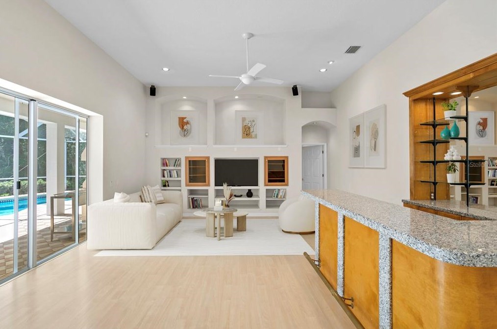 16347 Heathrow Dr, Tampa FL 33647-2641 exterior