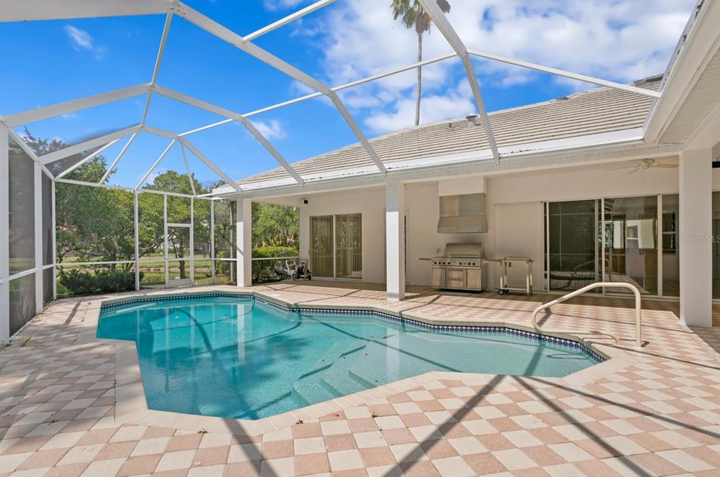 16347 Heathrow Dr, Tampa FL 33647-2641 exterior