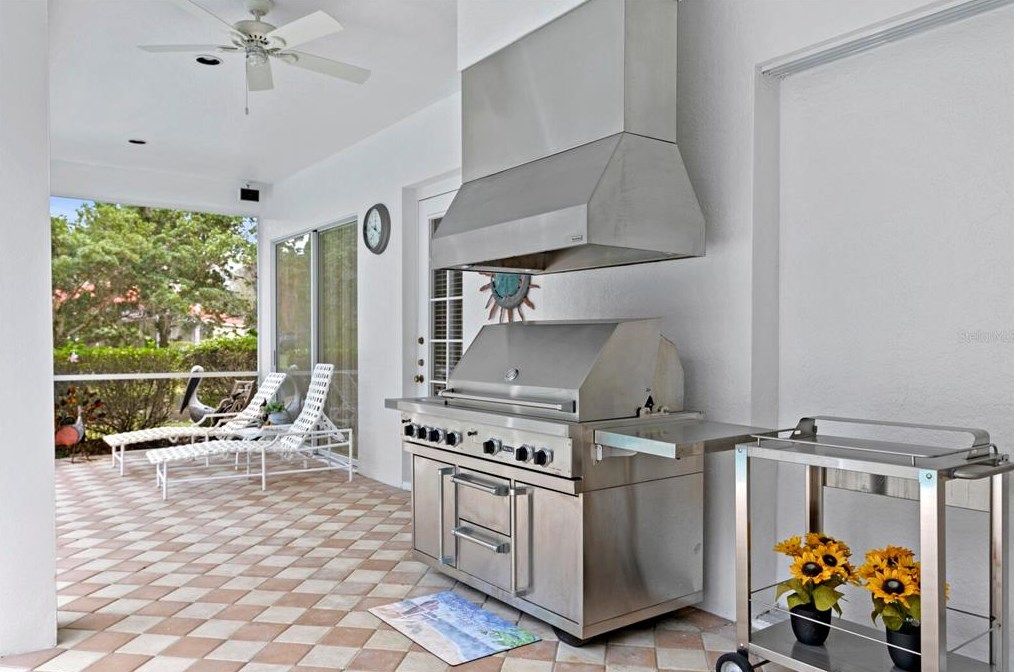 16347 Heathrow Dr, Tampa FL 33647-2641 exterior