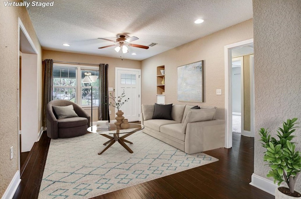 1022 Bask Dr, Tampa, FL 33603-1622