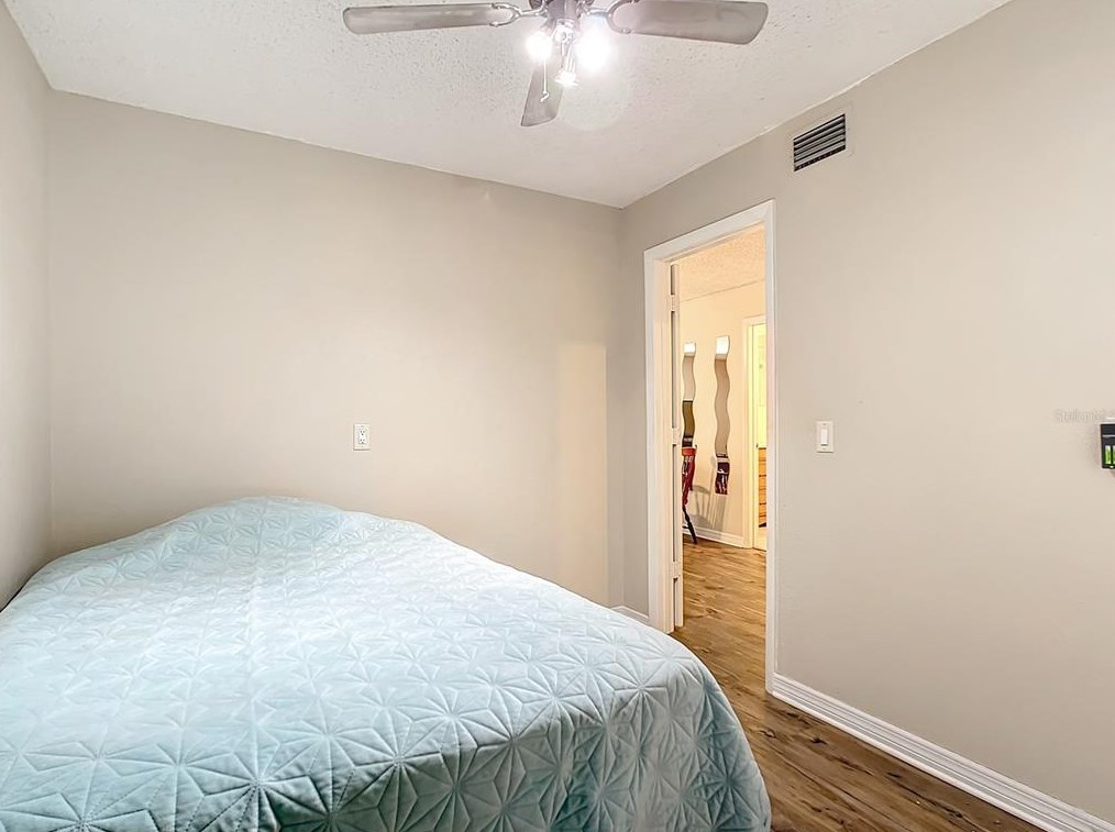 109 Kathleen Ct, Tarpon Springs FL  34689-4607 exterior