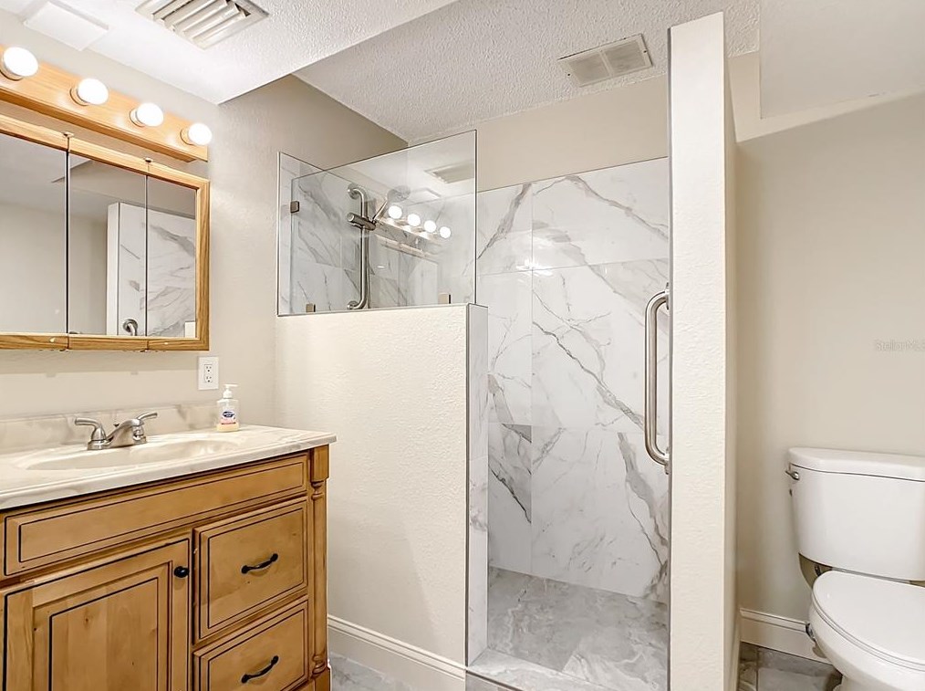 109 Kathleen Ct, Tarpon Springs FL  34689-4607 exterior