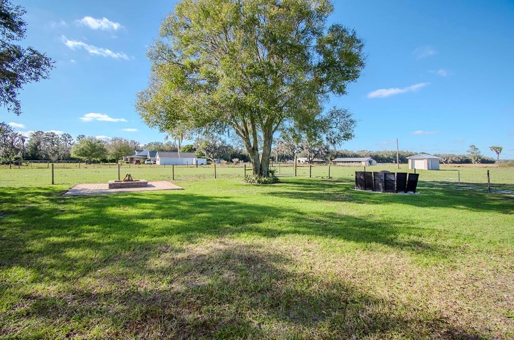 12011 Browning Rd, Lithia FL 33547-2850 exterior