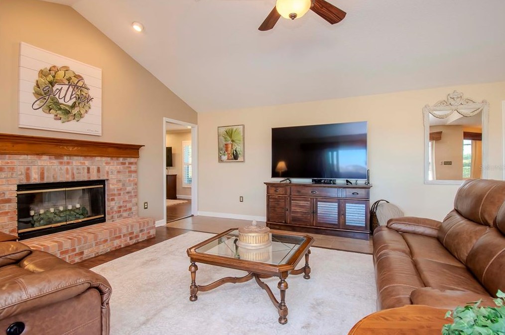 12011 Browning Rd, Lithia FL 33547-2850 exterior