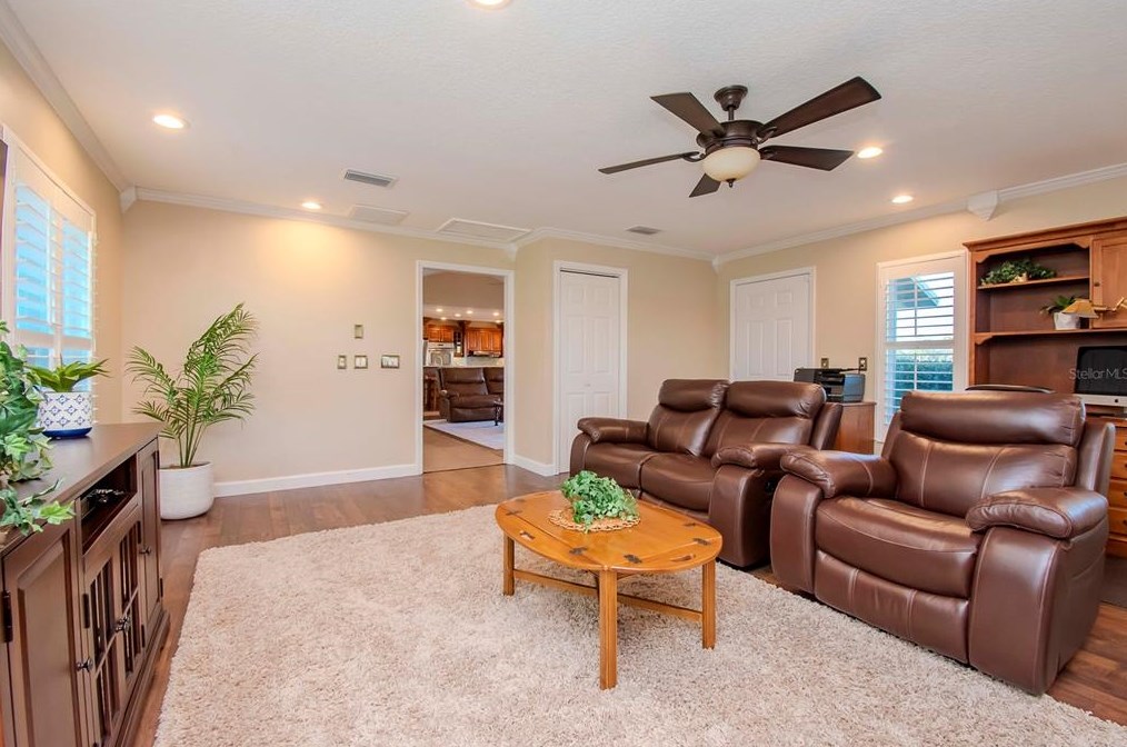 12011 Browning Rd, Lithia FL 33547-2850 exterior