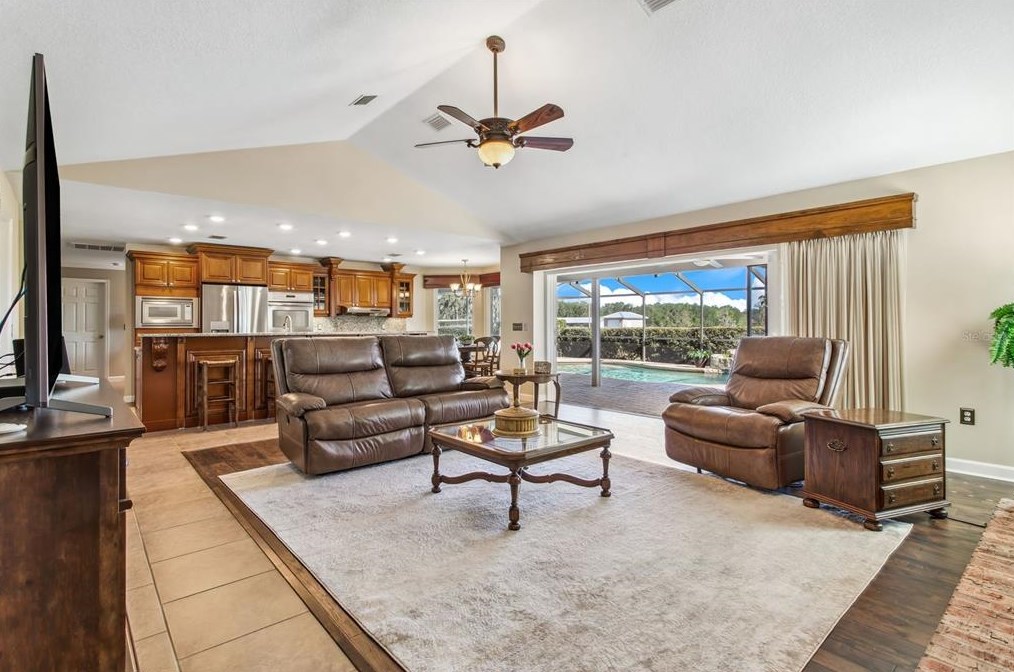 12011 Browning Rd, Lithia FL 33547-2850 exterior