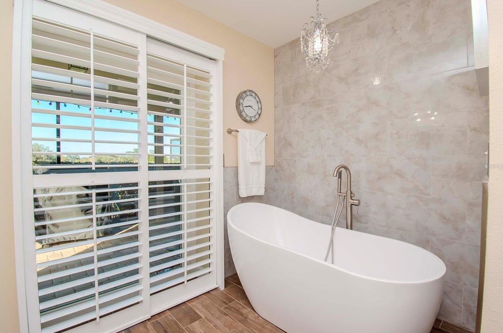 12011 Browning Rd, Lithia FL 33547-2850 exterior