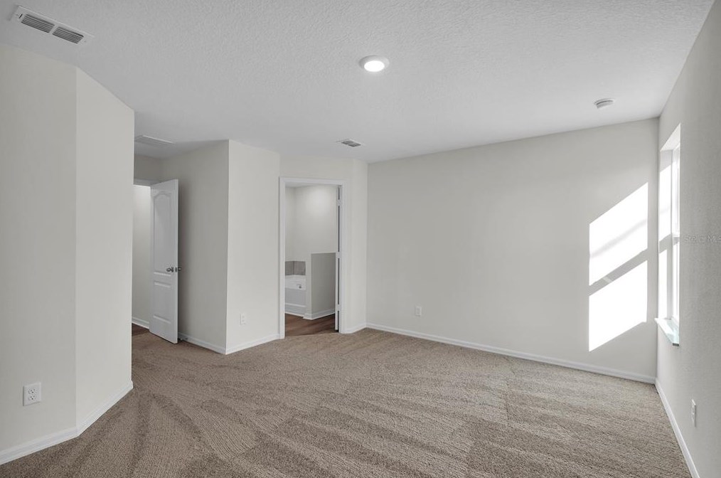 33 Pineapple Dr, Palm Coast FL  32164-7061 exterior