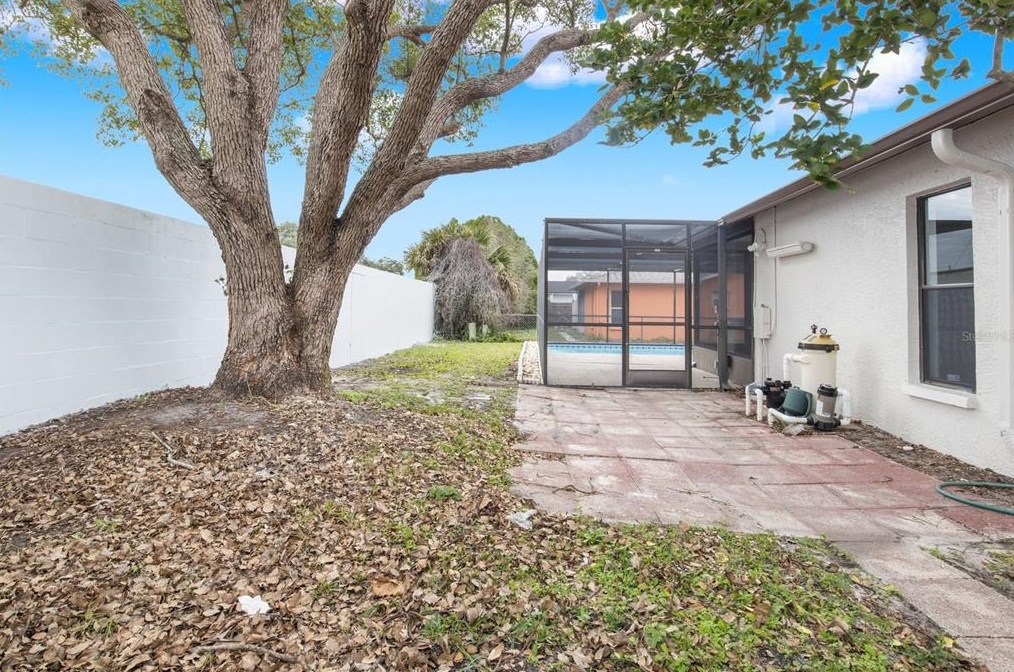 7252 Isle Dr, Port Richey FL  34668-5727 exterior