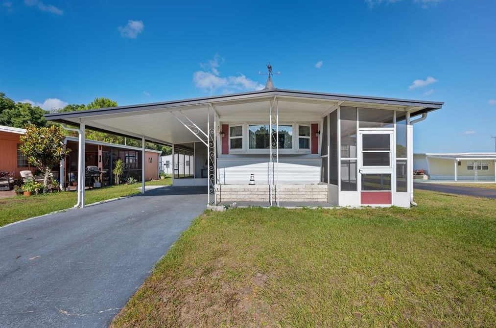 5131 Flint St, Zephyrhills, FL 33542-5363