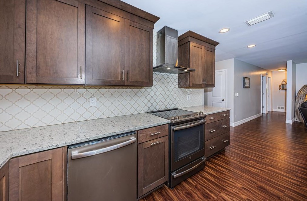 4703 Bay Crest Dr, Tampa FL  33615-4401 exterior