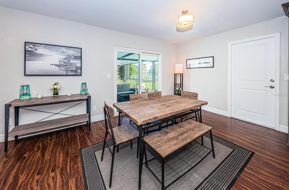 4703 Bay Crest Dr, Tampa FL  33615-4401 exterior