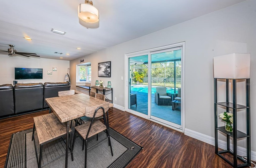 4703 Bay Crest Dr, Tampa FL  33615-4401 exterior