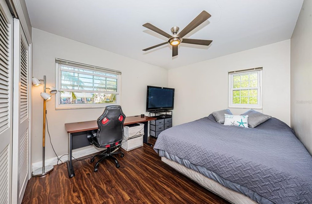 4703 Bay Crest Dr, Tampa FL  33615-4401 exterior