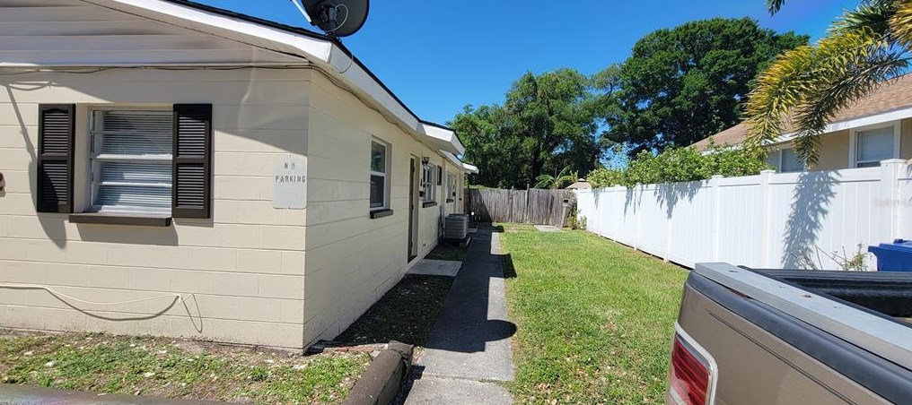 3502 12th St, Tampa, FL 33605-1016