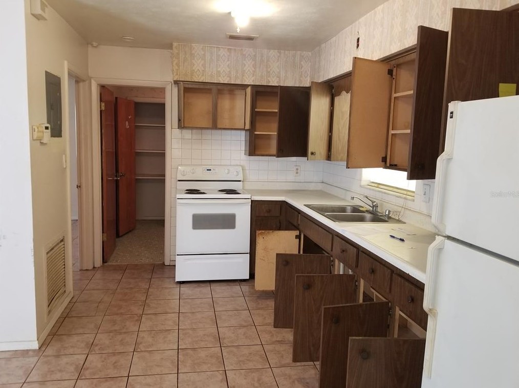 3502 12th St, Tampa FL 33605-1016 exterior