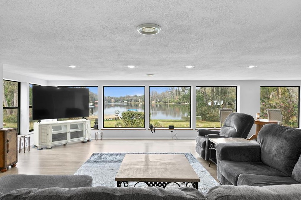 8535 Old Country Rd, Odessa FL  33556-4227 exterior