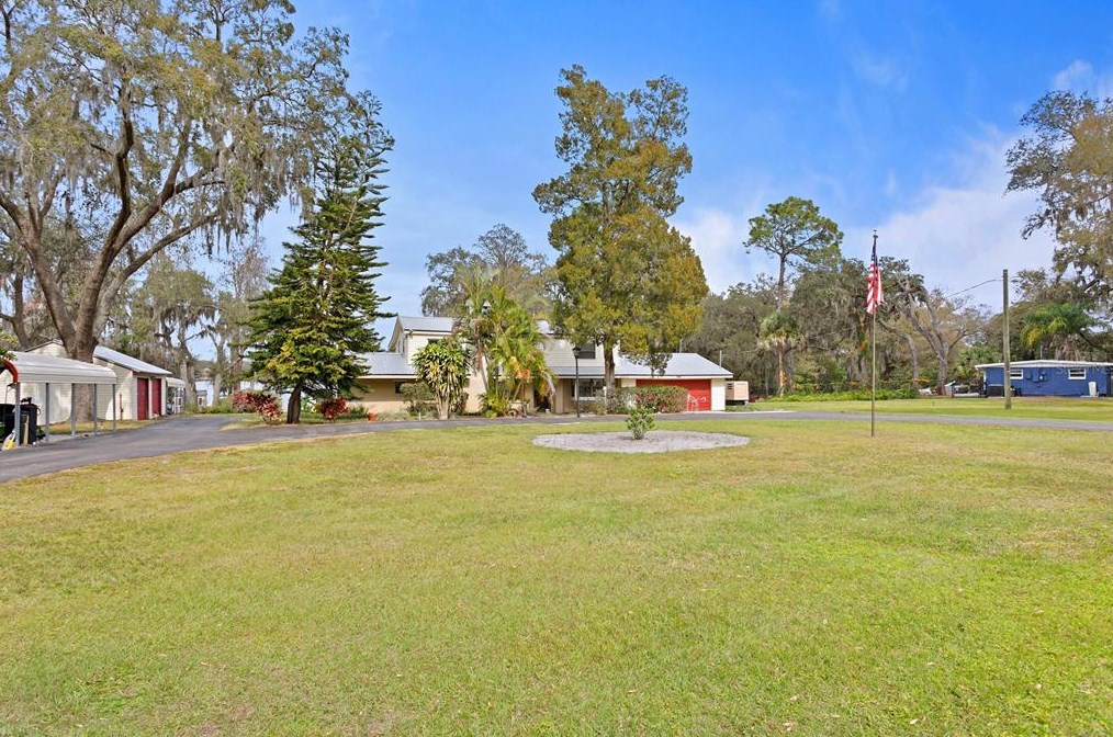 8535 Old Country Rd, Odessa FL  33556-4227 exterior