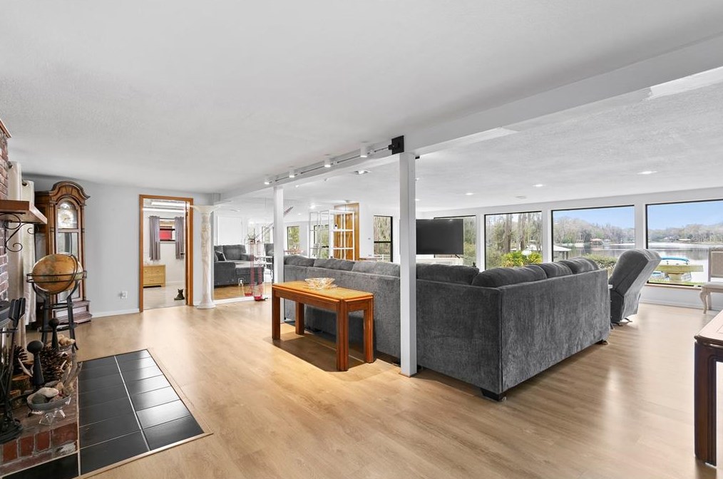 8535 Old Country Rd, Odessa FL  33556-4227 exterior