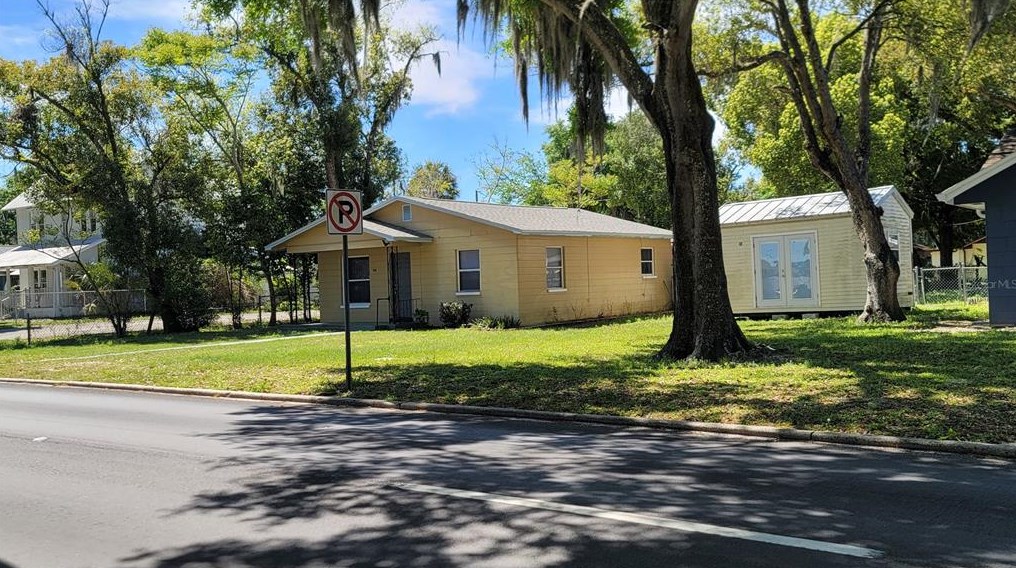 5303 6th St, Zephyrhills FL  33542-4004 exterior
