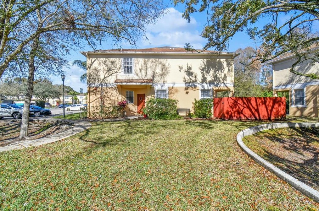 2035 Fiesta Ridge Ct, Tampa FL  33604-7702 exterior