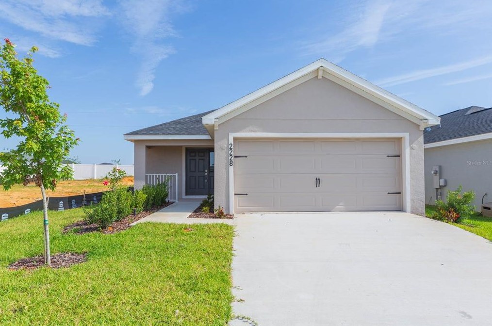 2228 Orchid Dr, Davenport, FL 33837