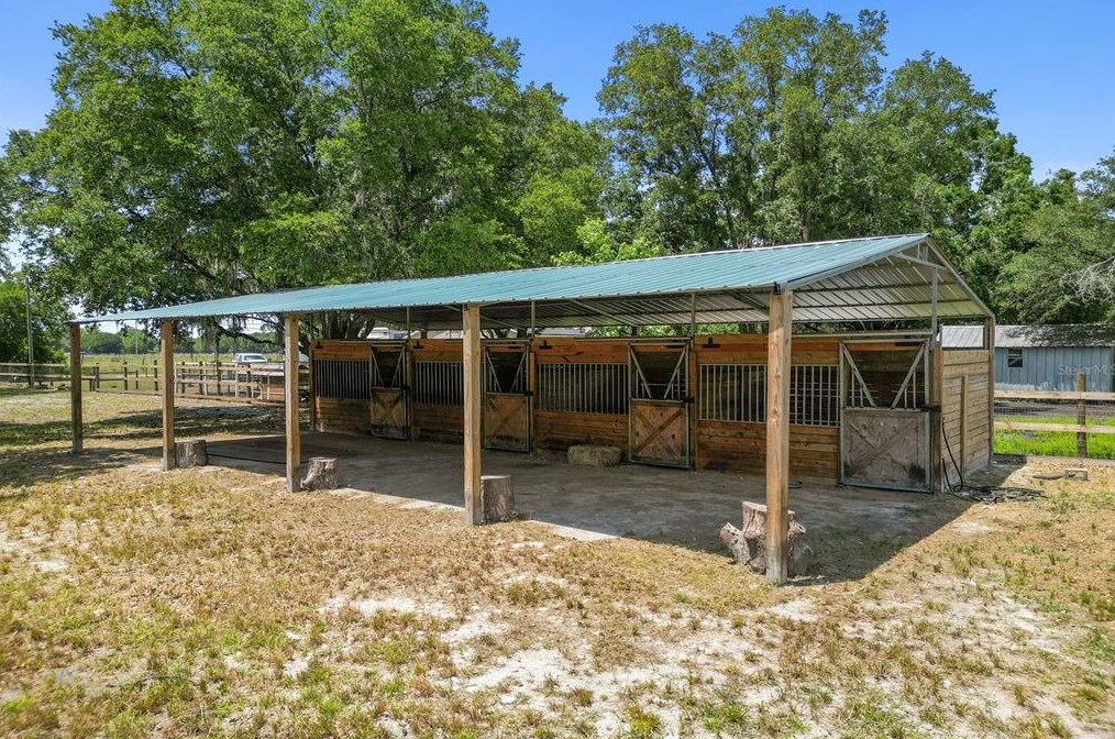 6610 Papa Guy Ln, Plant City FL  33565-7307 exterior