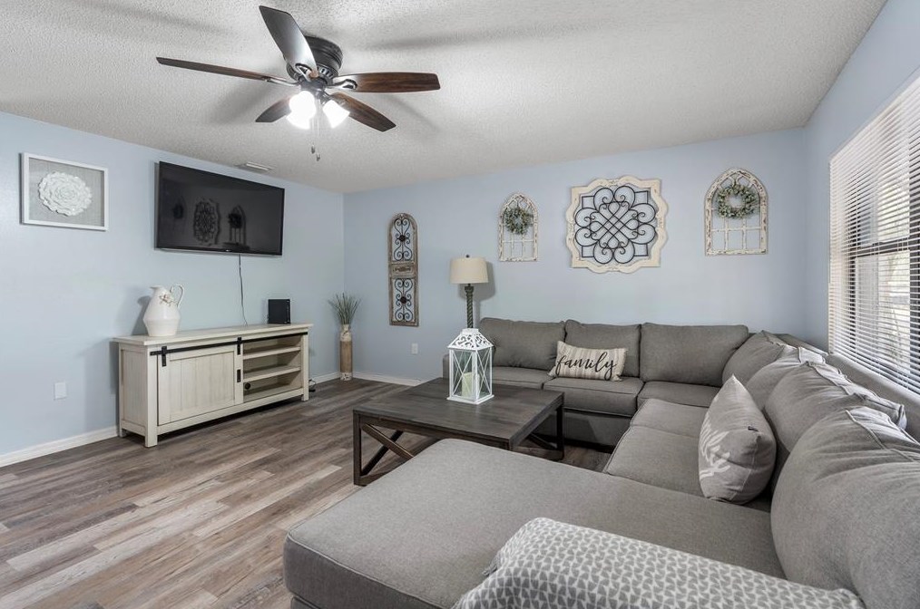 6610 Papa Guy Ln, Plant City FL  33565-7307 exterior