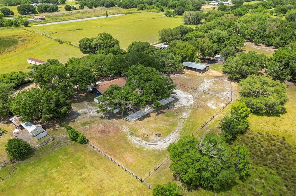 6610 Papa Guy Ln, Plant City FL  33565-7307 exterior