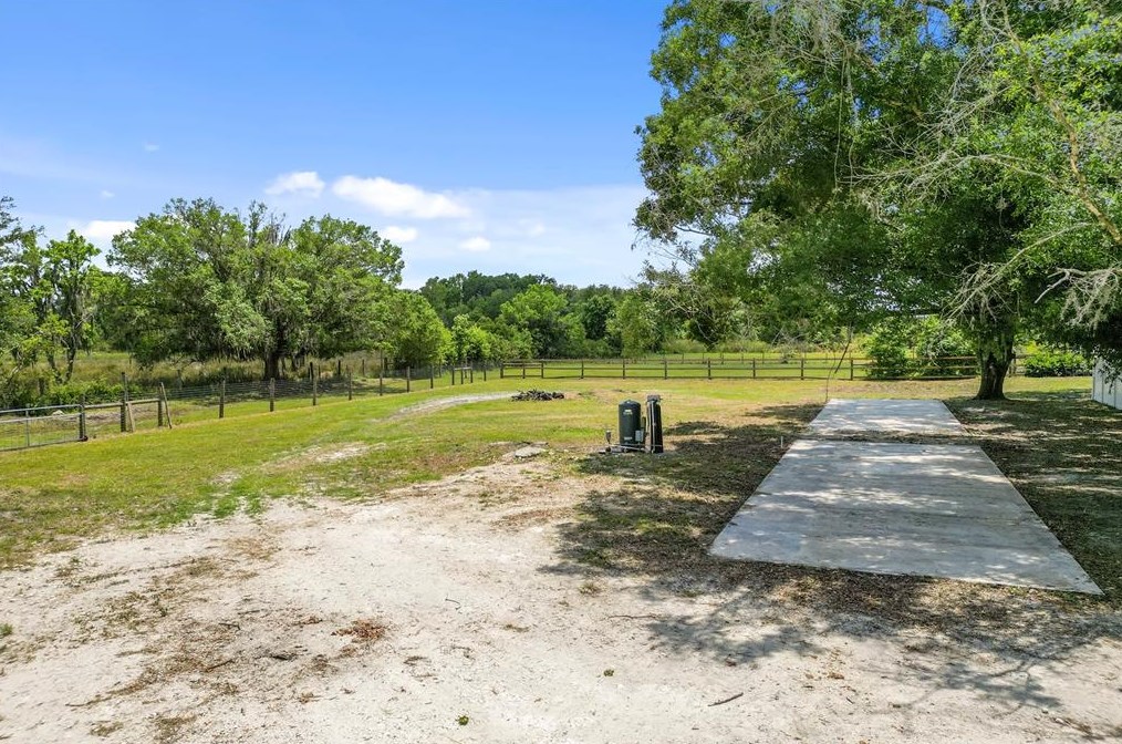 6610 Papa Guy Ln, Plant City FL  33565-7307 exterior