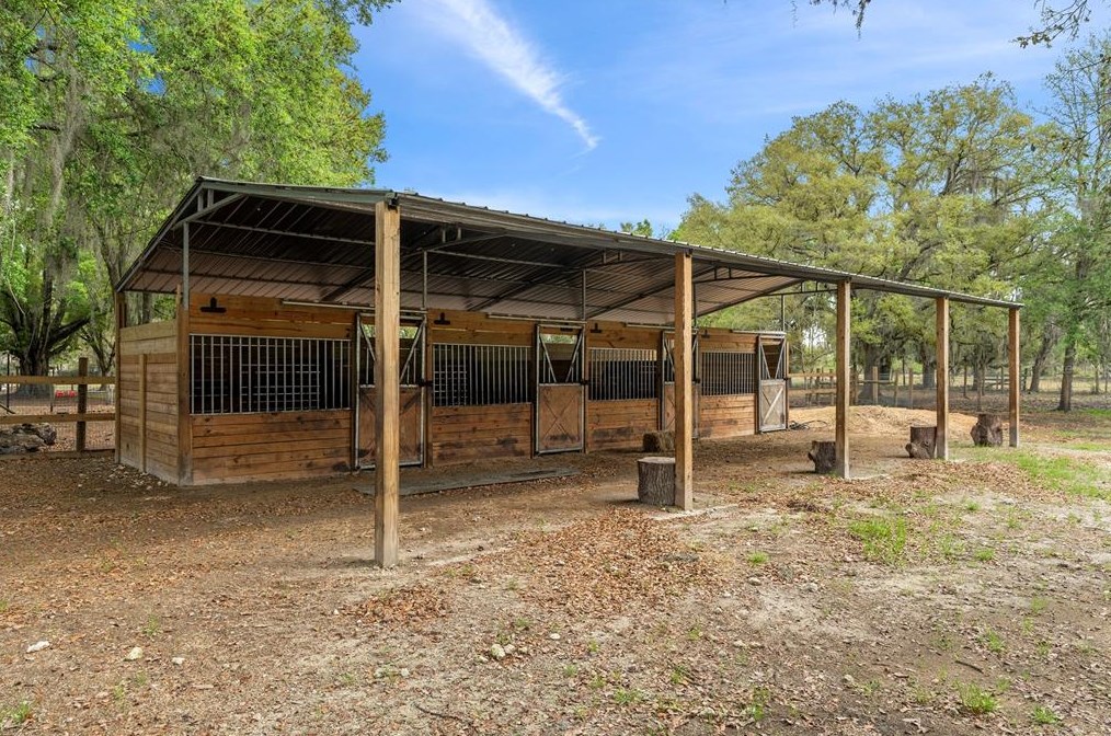 6610 Papa Guy Ln, Plant City FL  33565-7307 exterior