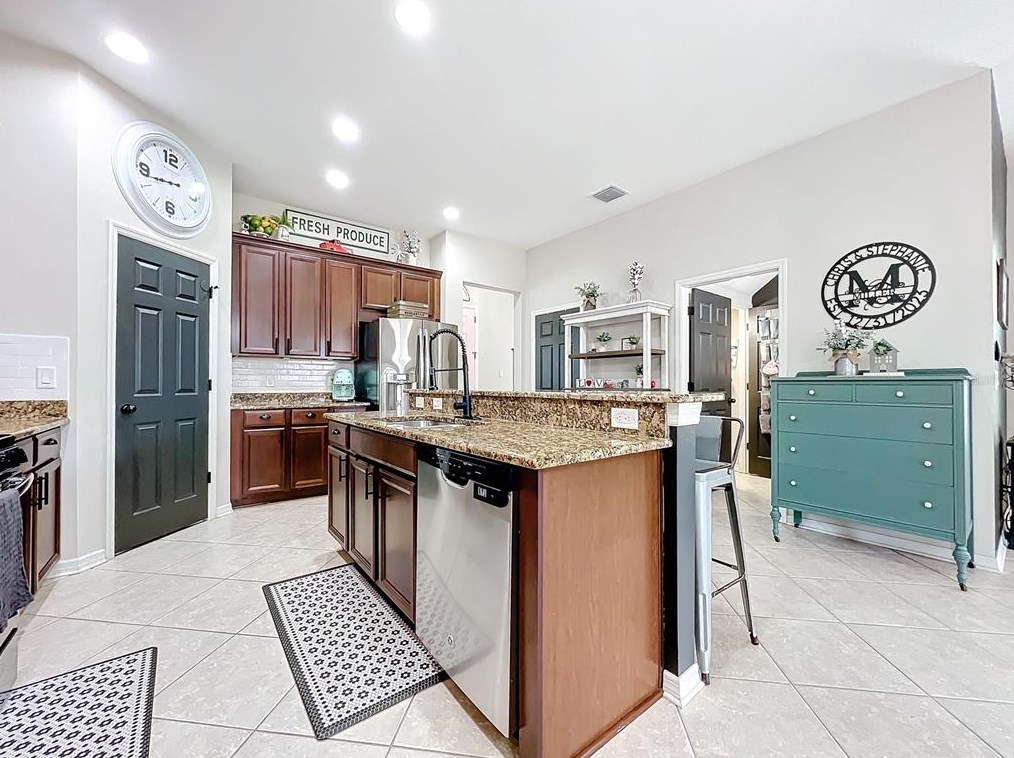 11221 Winthrop Lake Dr, Riverview FL  33578-4676 exterior