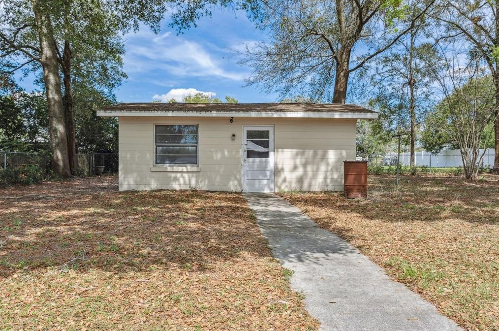 37235 Temple Ave, Zephyrhills FL  33541-4212 exterior