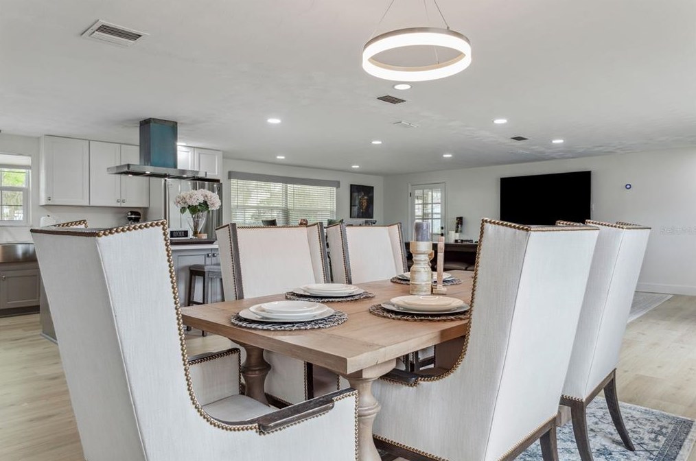 37235 Temple Ave, Zephyrhills FL  33541-4212 exterior