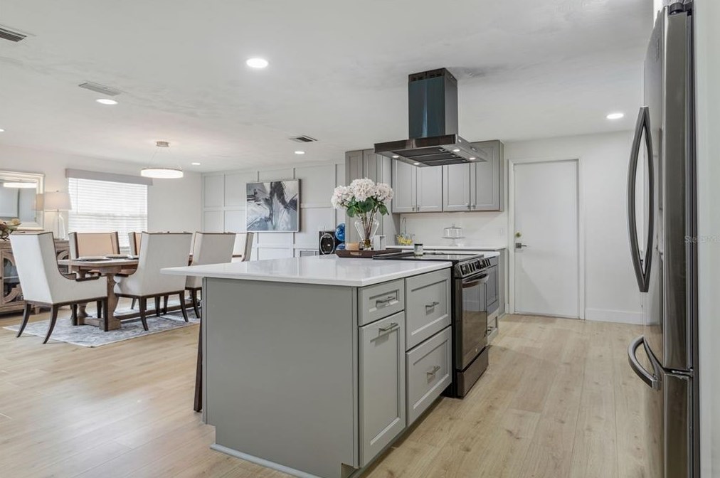 37235 Temple Ave, Zephyrhills FL  33541-4212 exterior